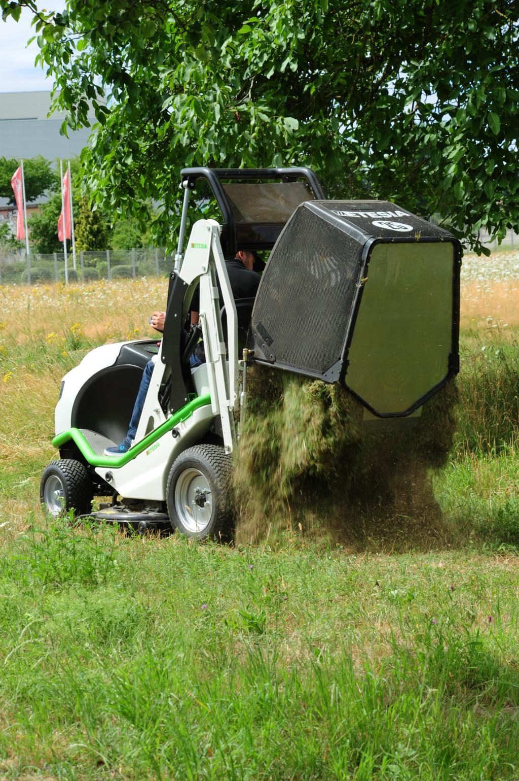 Etetsia Zitmaaiers Buffalo 124 HVHP2