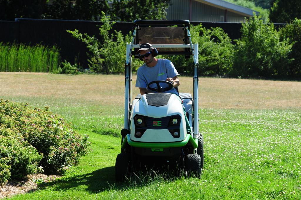 Etesia Zitmaaiers Buffalo 100 BVHP2