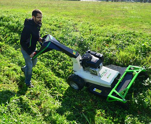 Etesia Rusterreinmaaiers Attila AH75
