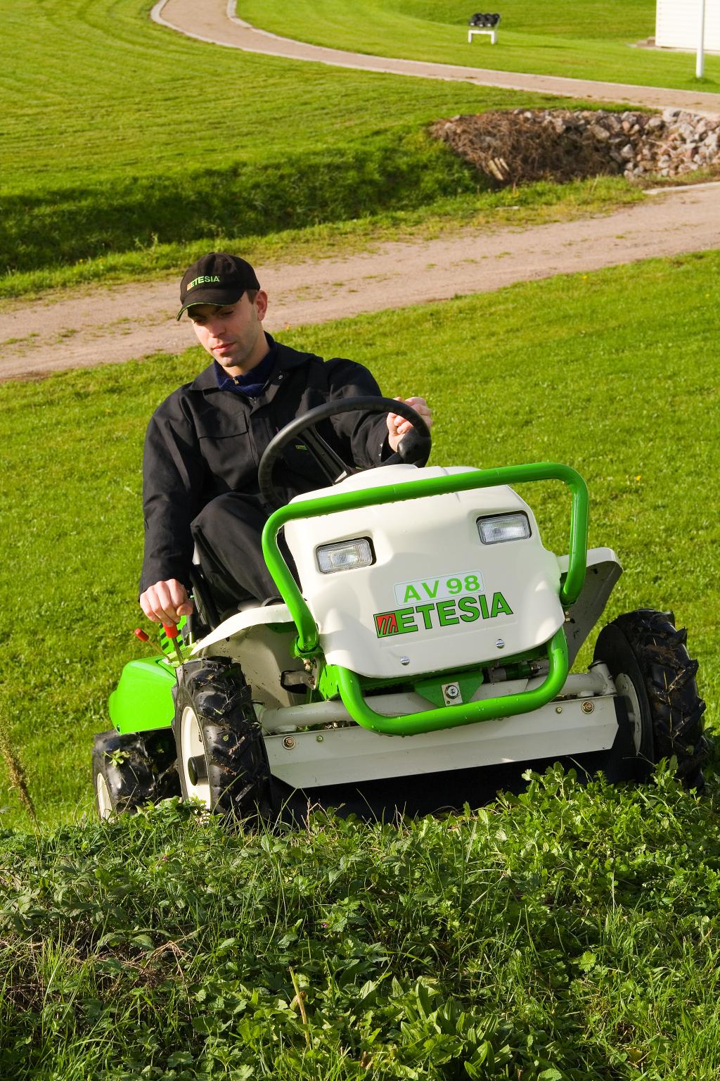 Etesia Ruwterreinmaaiers Attila AK 98